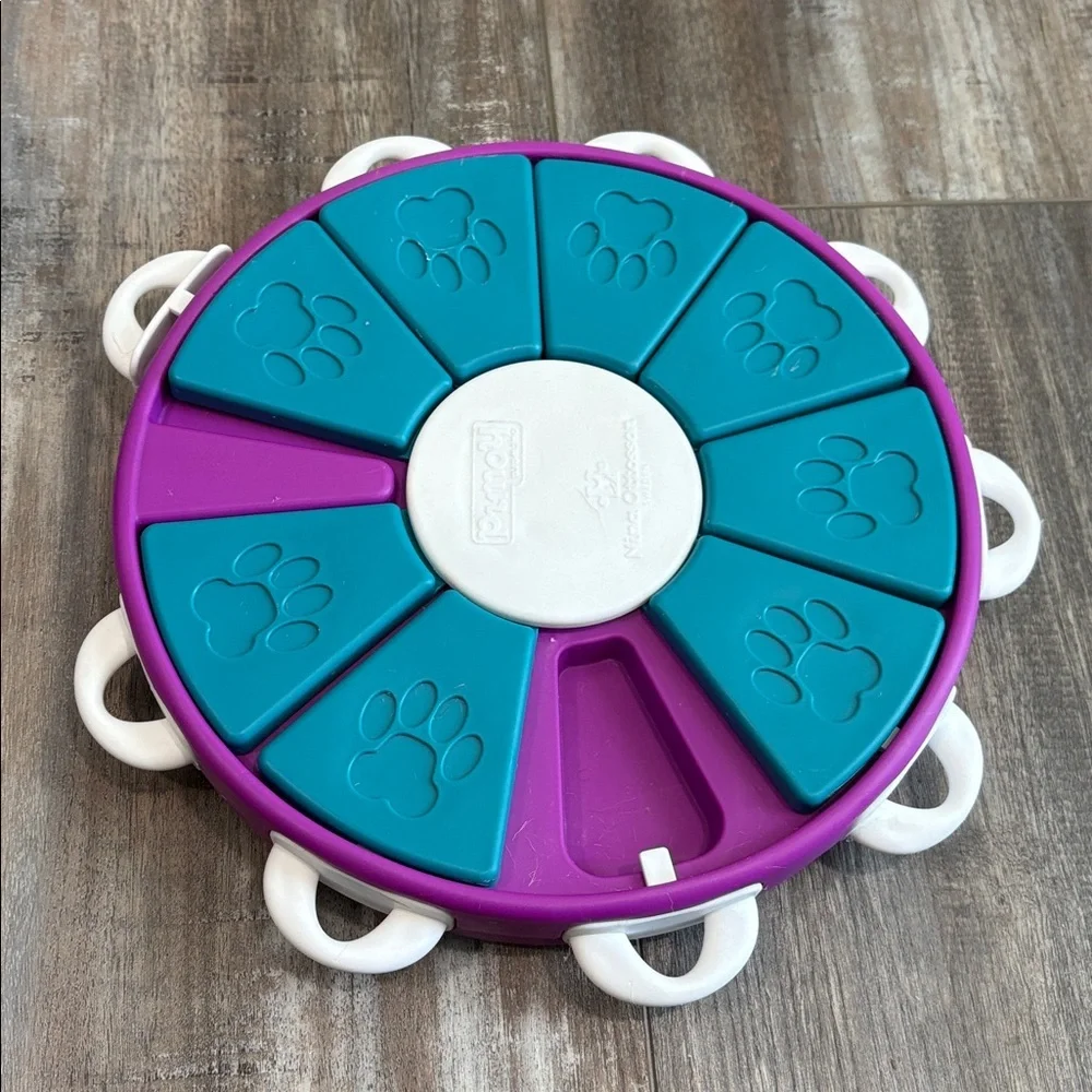 Outward Hound dog casino & dog twister Nina Ottosson